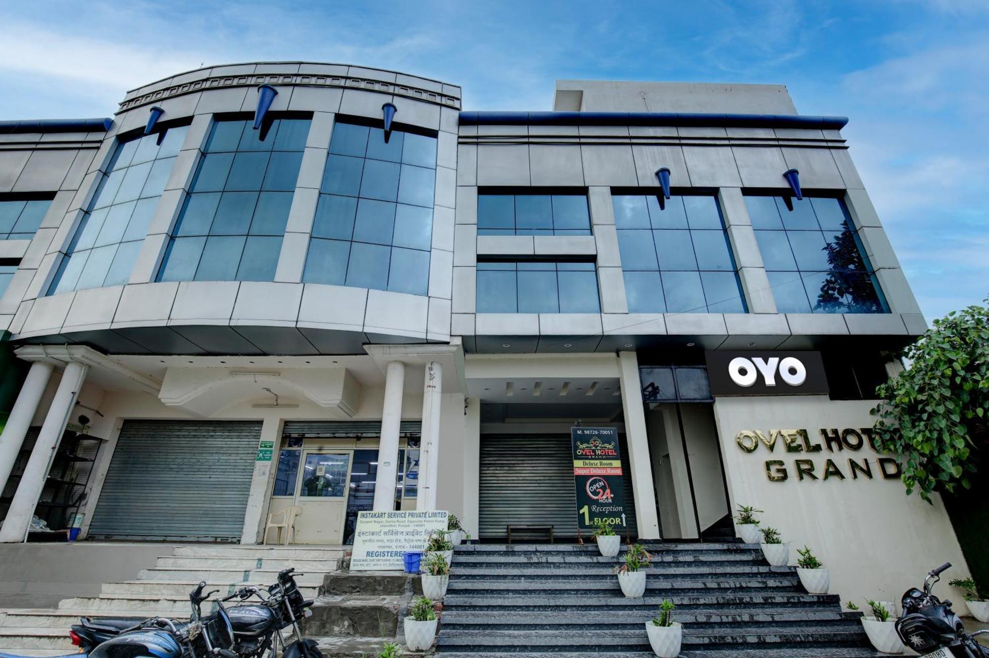 Super Collection O Ovel Hotel Grand Abadpura Exteriör bild